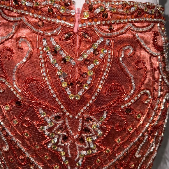 Malisha orange 2 piece set size 6 rhinestoned bedded a velvety top new with tag - Picture 8 of 12